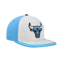 Men's Mitchell & Ness White/Light Blue Chicago Bulls Day One Snapback Hat