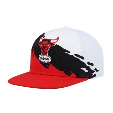 Men's Mitchell & Ness White/Red Chicago Bulls Hardwood Classics Paintbrush Snapback Hat