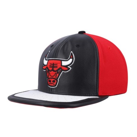 Men's Mitchell & Ness Black/White Chicago Bulls Day One Snapback Hat