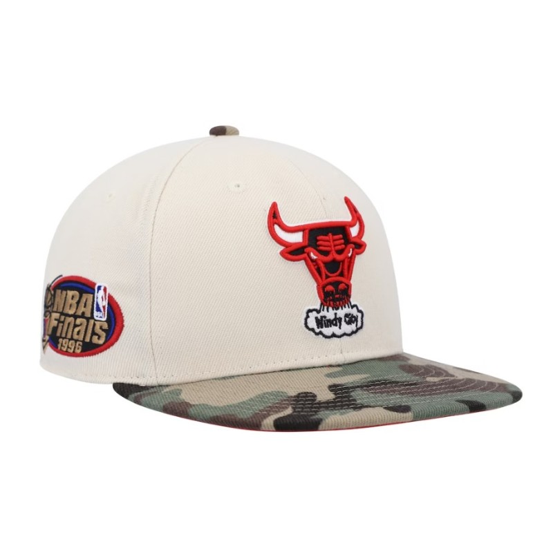 Cream/Camo Chicago Bulls Hardwood Classics 1996 NBA Finals Off White Camo Fitted Hat