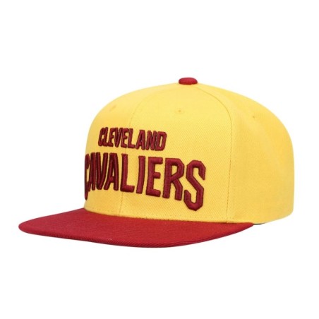 Men's Mitchell & Ness Gold Cleveland Cavaliers Core Basic Snapback Hat